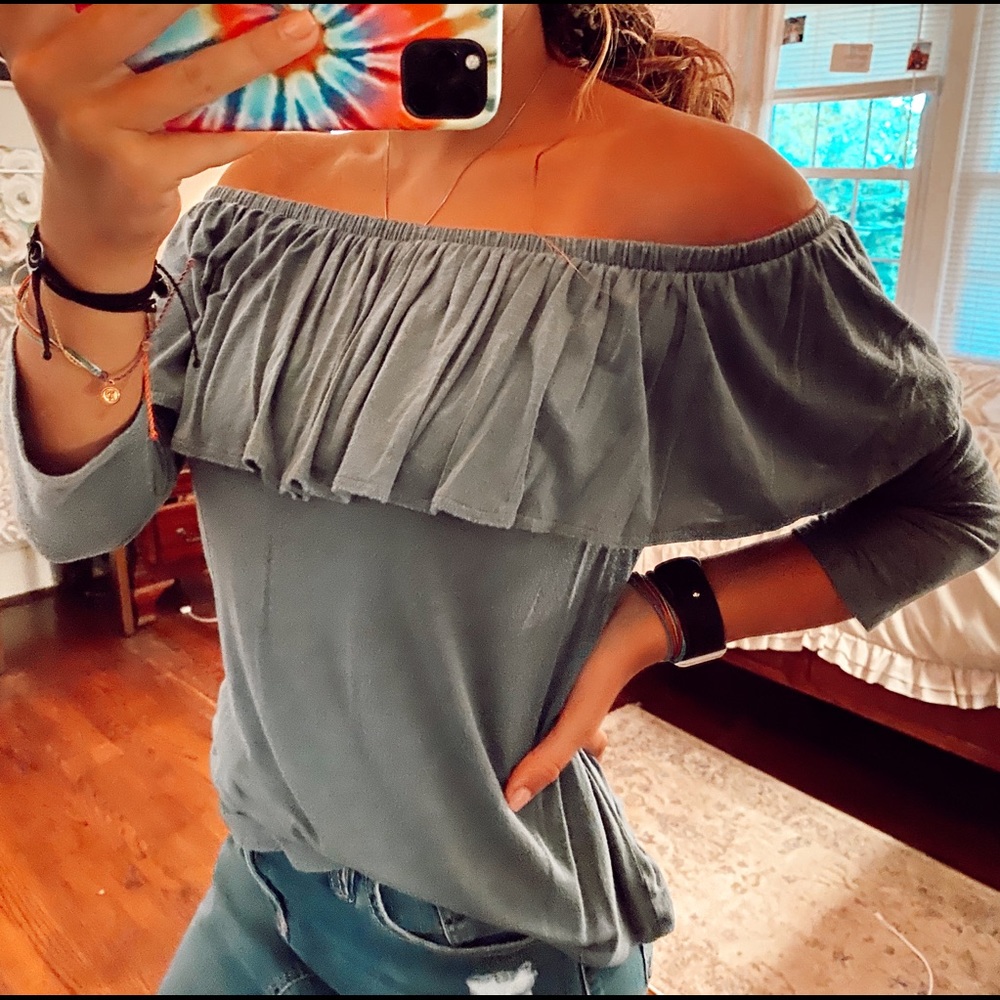 American Eagle off the shoulder 3/4 sleeve